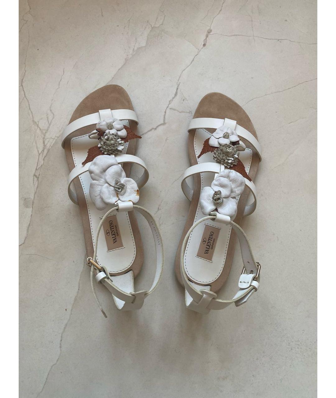 VALENTINO Белые кожаные сандалии, фото 3