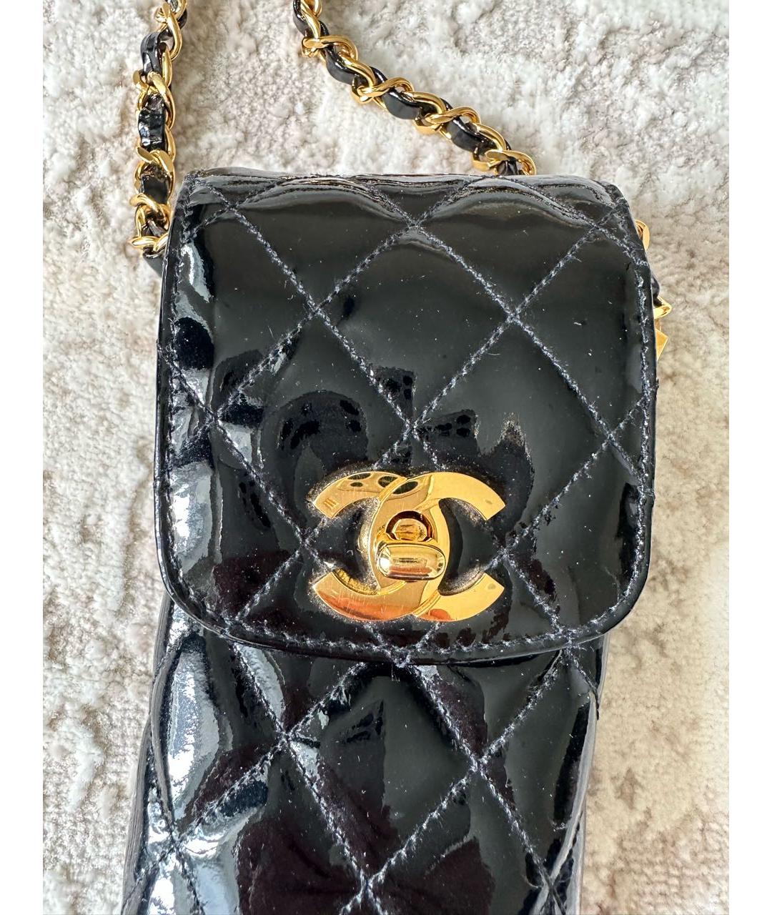 CHANEL Черная сумка через плечо из лакированной кожи, фото 5