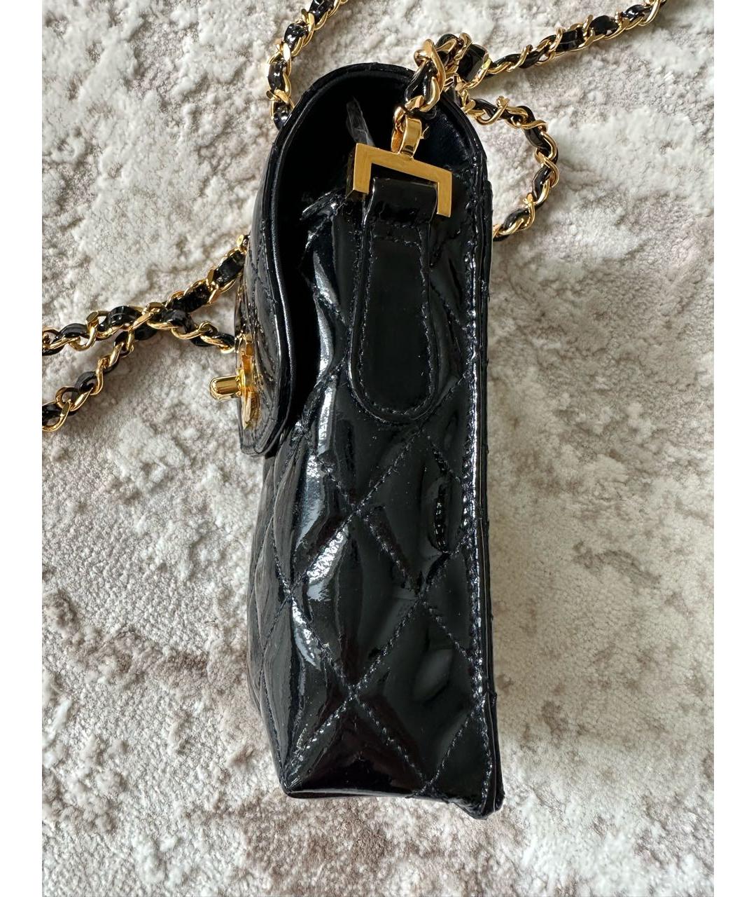 CHANEL Черная сумка через плечо из лакированной кожи, фото 2