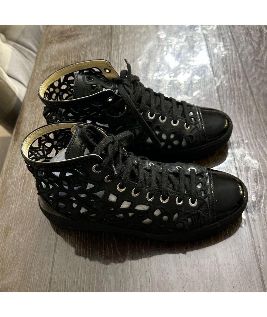 CHANEL Черные кроссовки из лакированной кожи, фото 5