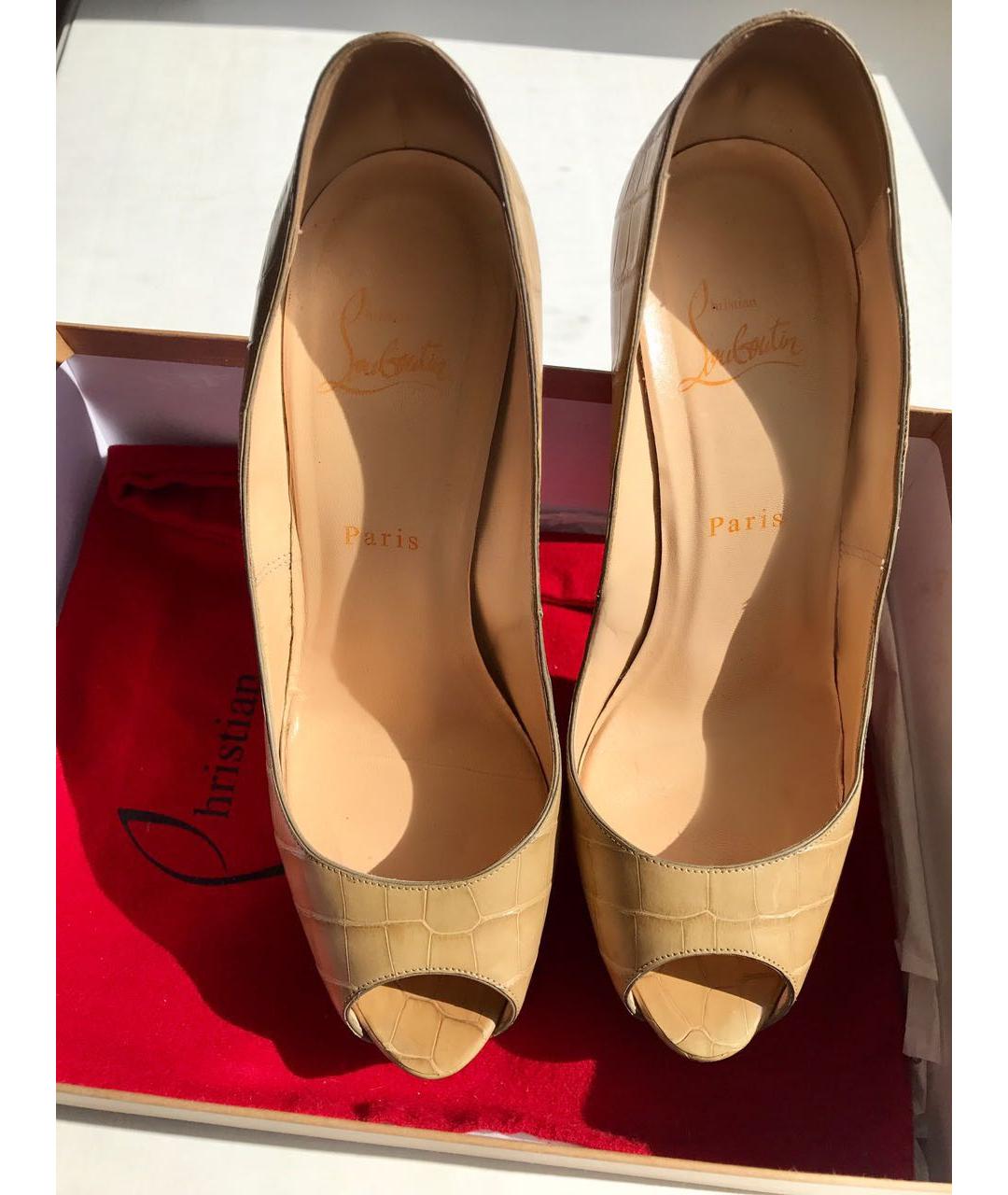 CHRISTIAN LOUBOUTIN Бежевые туфли из экзотической кожи, фото 2