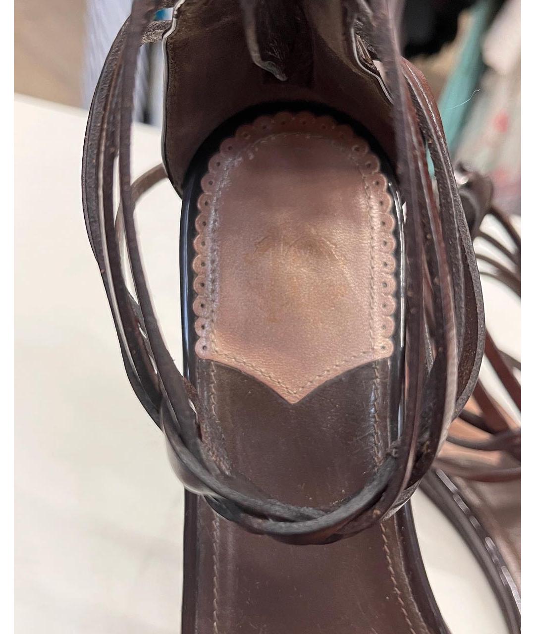 ROBERTO CAVALLI Коричневые кожаные сандалии, фото 4