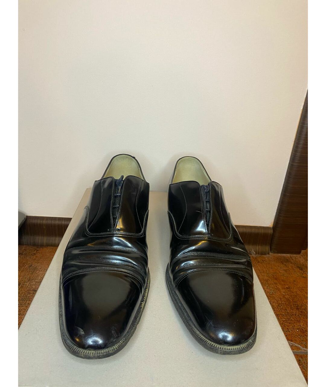 LOUIS VUITTON PRE-OWNED Черные туфли из лакированной кожи, фото 7