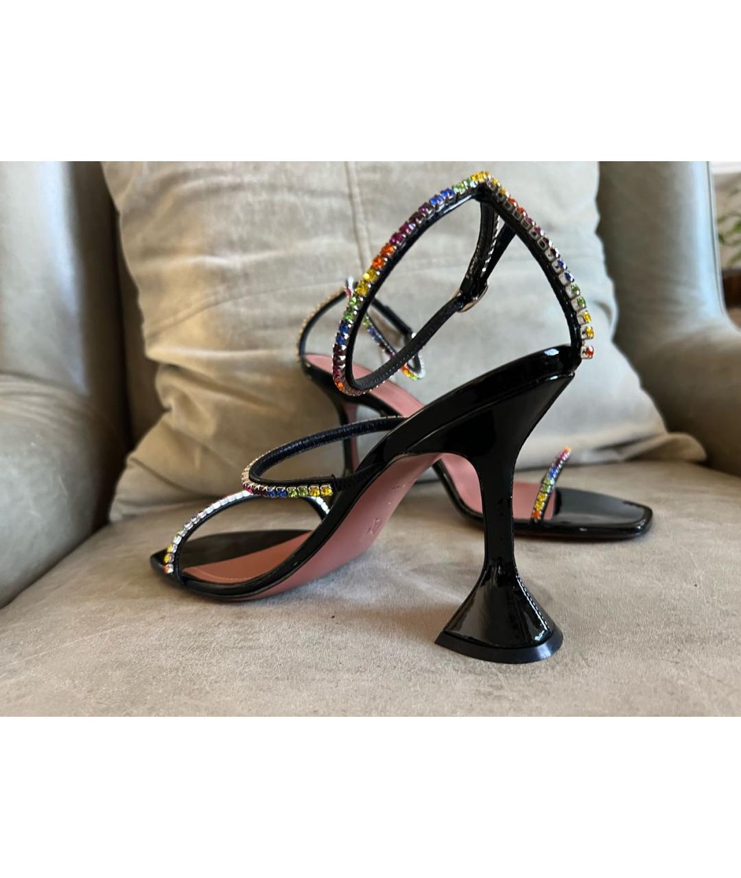 Amina Muaddi Мульти босоножки из лакированной кожи, фото 6