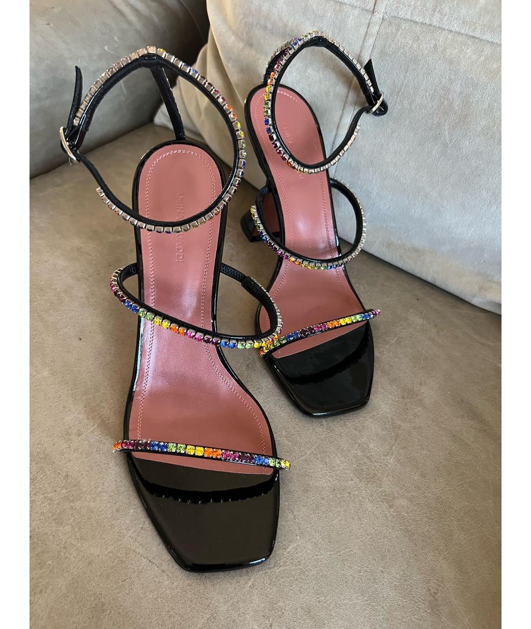 Amina Muaddi Мульти босоножки из лакированной кожи, фото 2