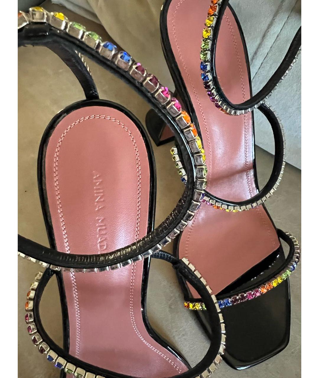 Amina Muaddi Мульти босоножки из лакированной кожи, фото 3