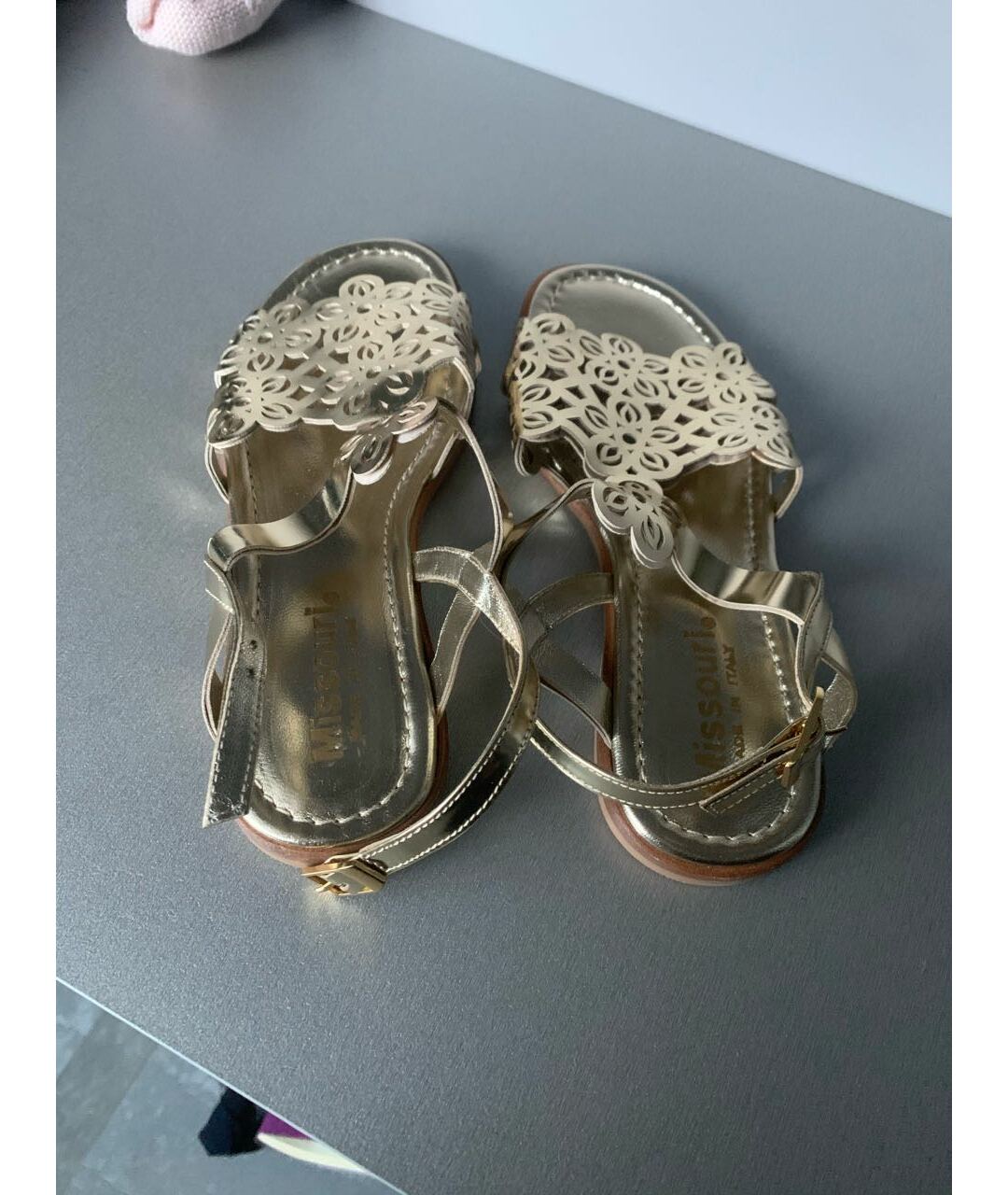 MISSOURI Золотые кожаные сандалии и шлепанцы, фото 3