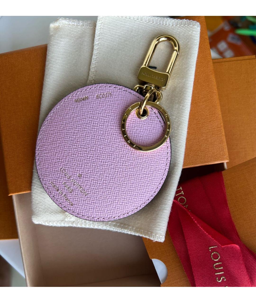 LOUIS VUITTON Коричневый брелок, фото 2