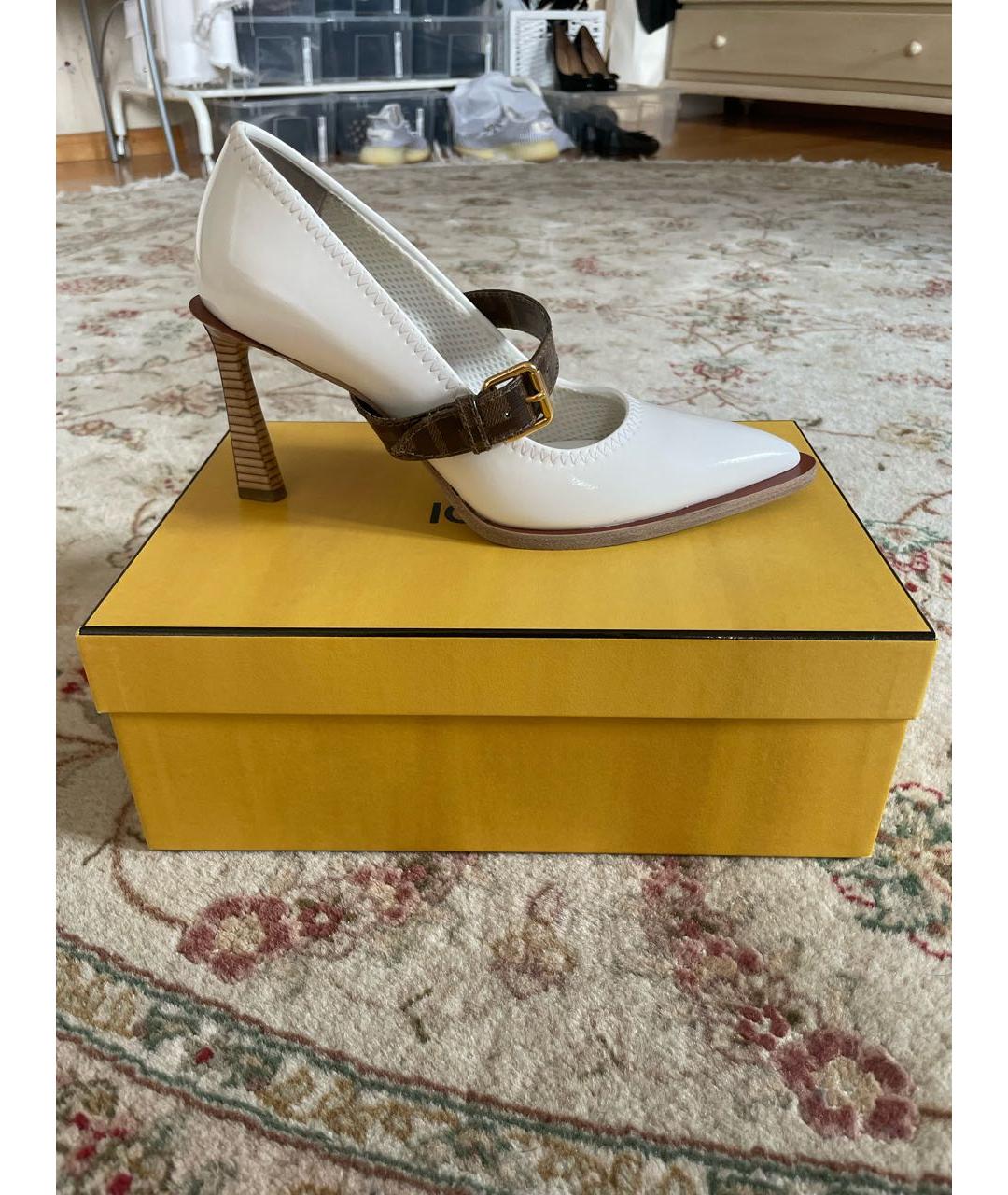 FENDI Белые туфли из лакированной кожи, фото 5
