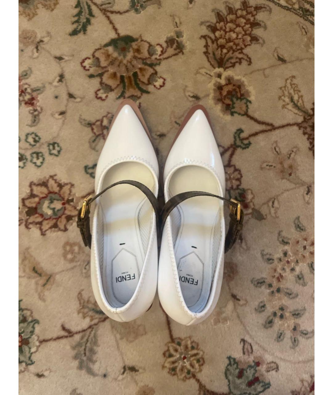 FENDI Белые туфли из лакированной кожи, фото 2