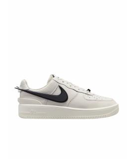 NIKE Низкие кроссовки / кеды
