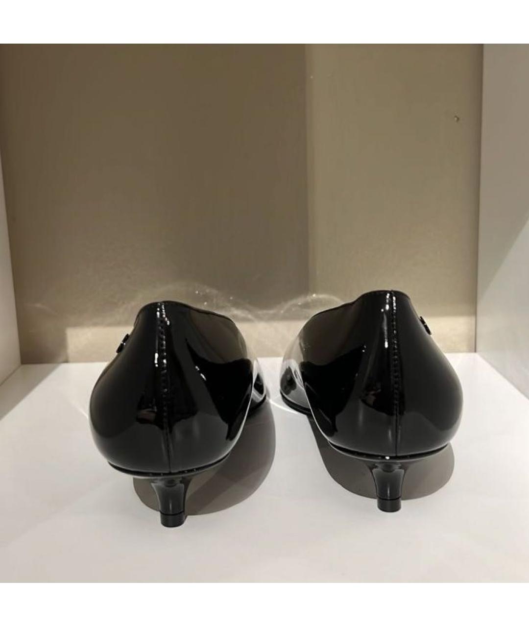 CHANEL PRE-OWNED Черные лодочки на низком каблуке из лакированной кожи, фото 4