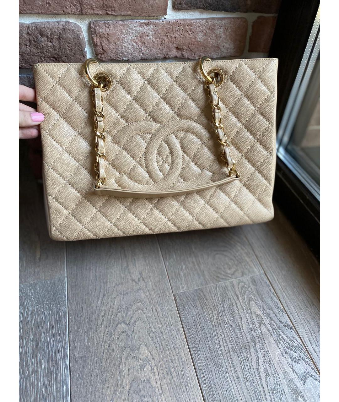 CHANEL Бежевая кожаная сумка тоут, фото 9