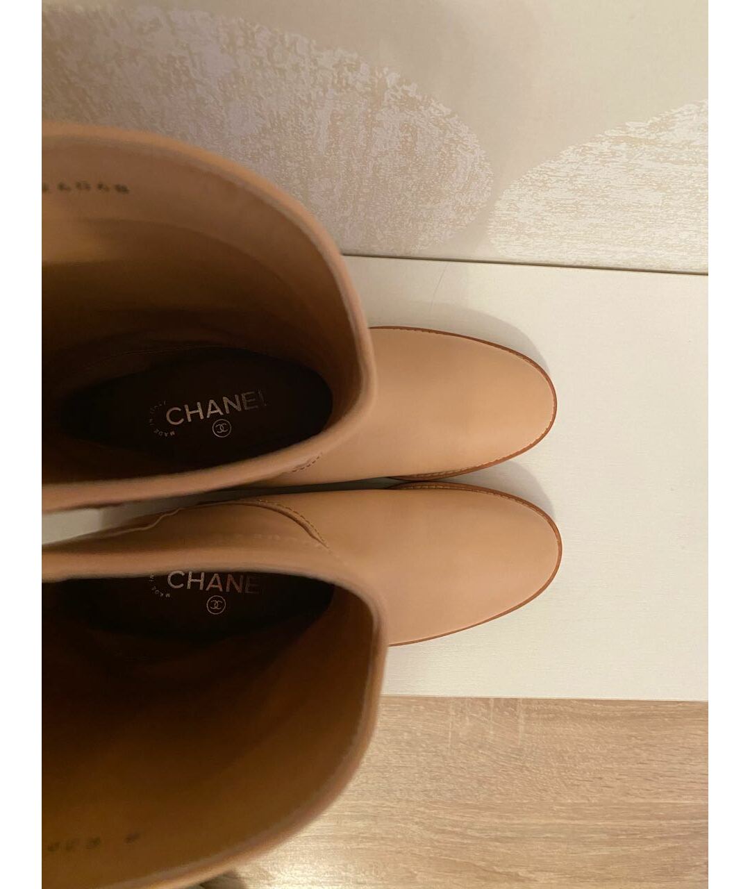 CHANEL PRE-OWNED Бежевые кожаные сапоги, фото 3