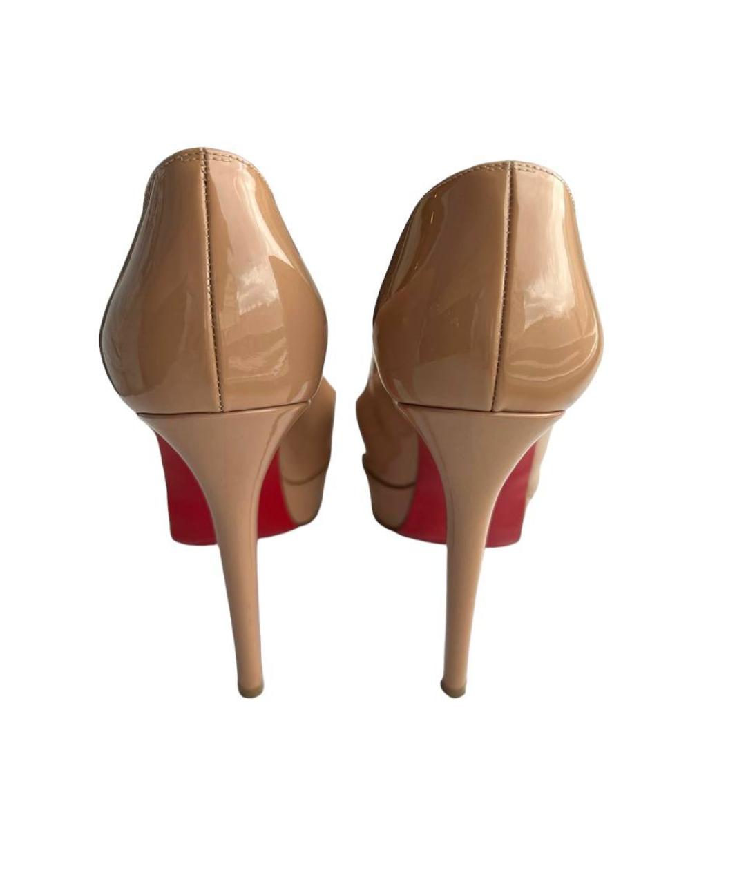 CHRISTIAN LOUBOUTIN Бежевые туфли из лакированной кожи, фото 5
