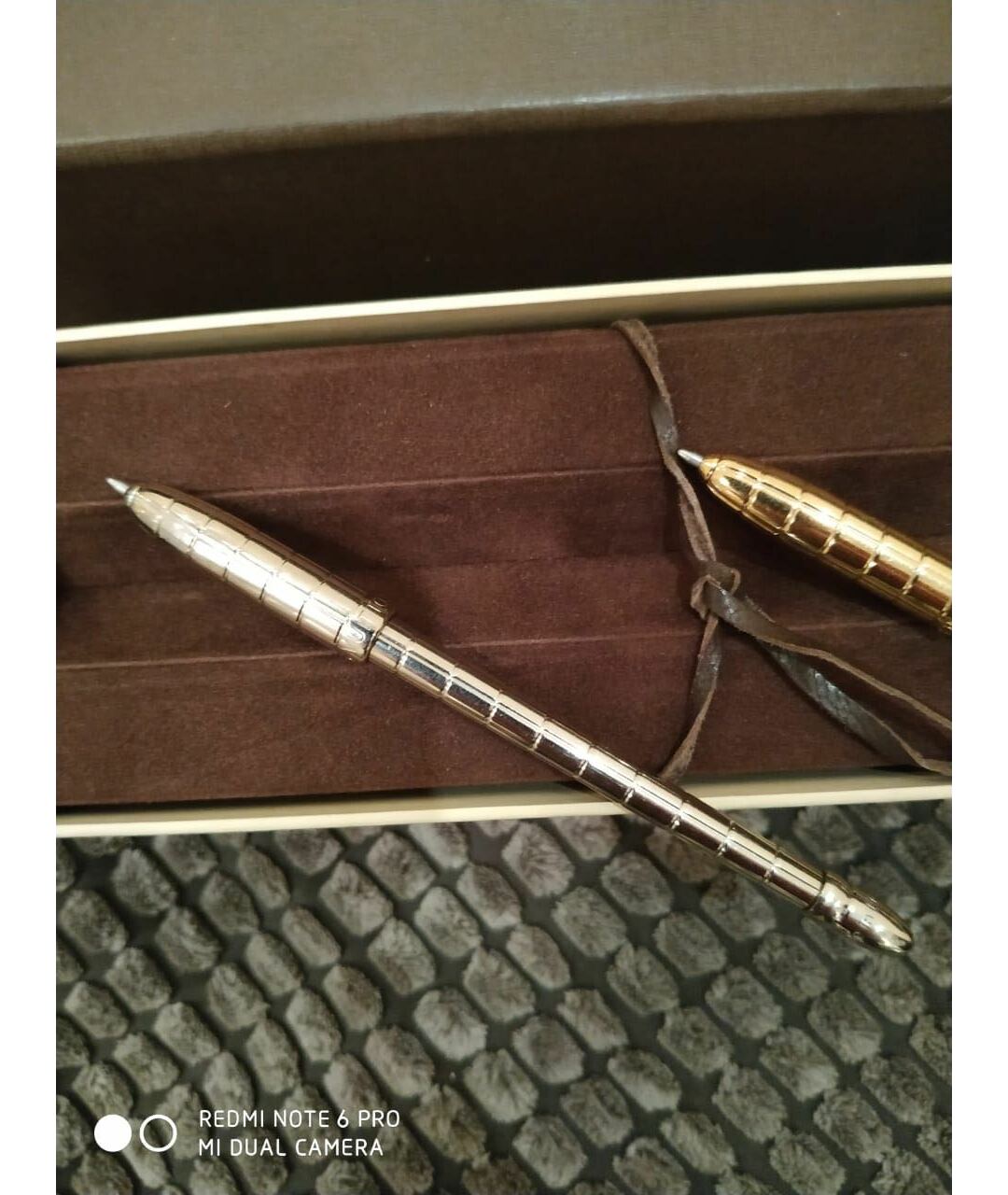 LOUIS VUITTON PRE-OWNED Золотая металлическая шариковая ручка, фото 3