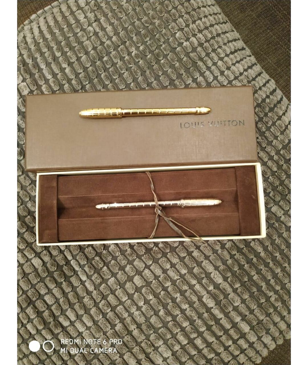 LOUIS VUITTON PRE-OWNED Золотая металлическая шариковая ручка, фото 4