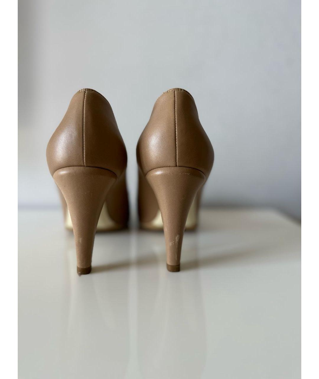 CHANEL PRE-OWNED Бежевые кожаные туфли, фото 4
