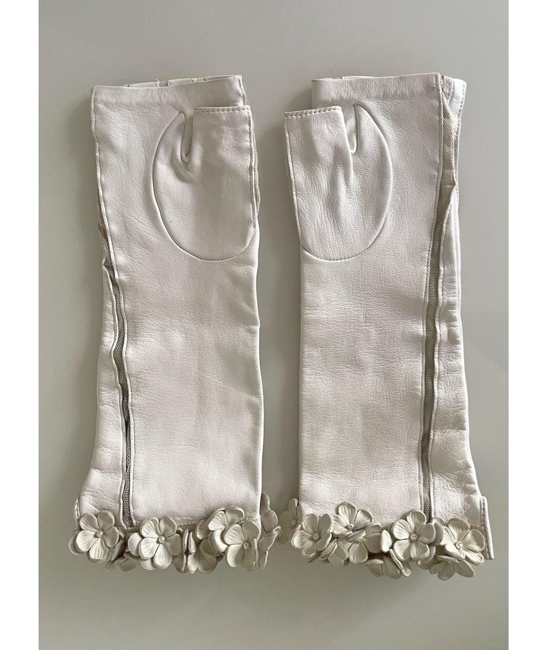 CHANEL PRE-OWNED Белые кожаные митенки, фото 2