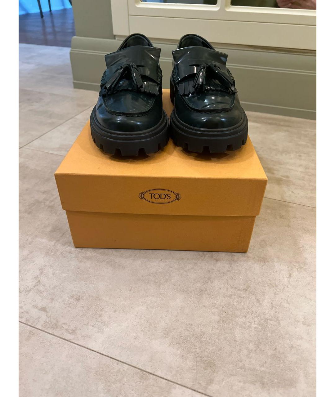 TOD'S Хаки лоферы из лакированной кожи, фото 4