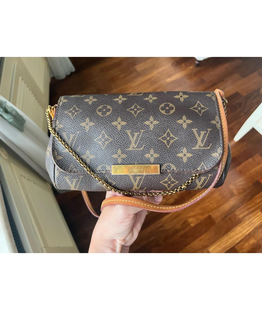 Vuitton favorite louis vuitton hot sale clutch