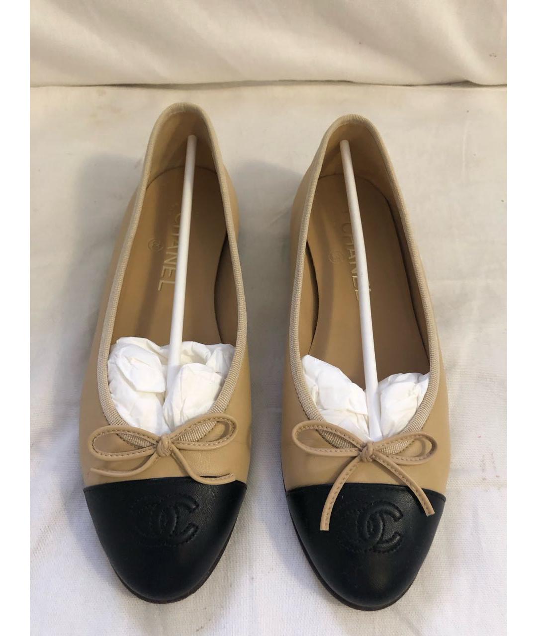 CHANEL Бежевые кожаные балетки, фото 3