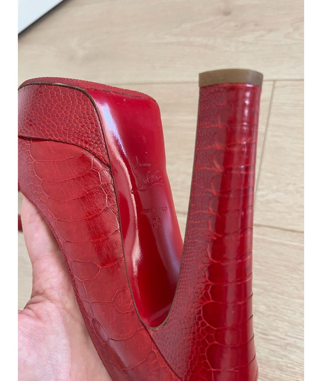 CHRISTIAN LOUBOUTIN Красные туфли из экзотической кожи, фото 5