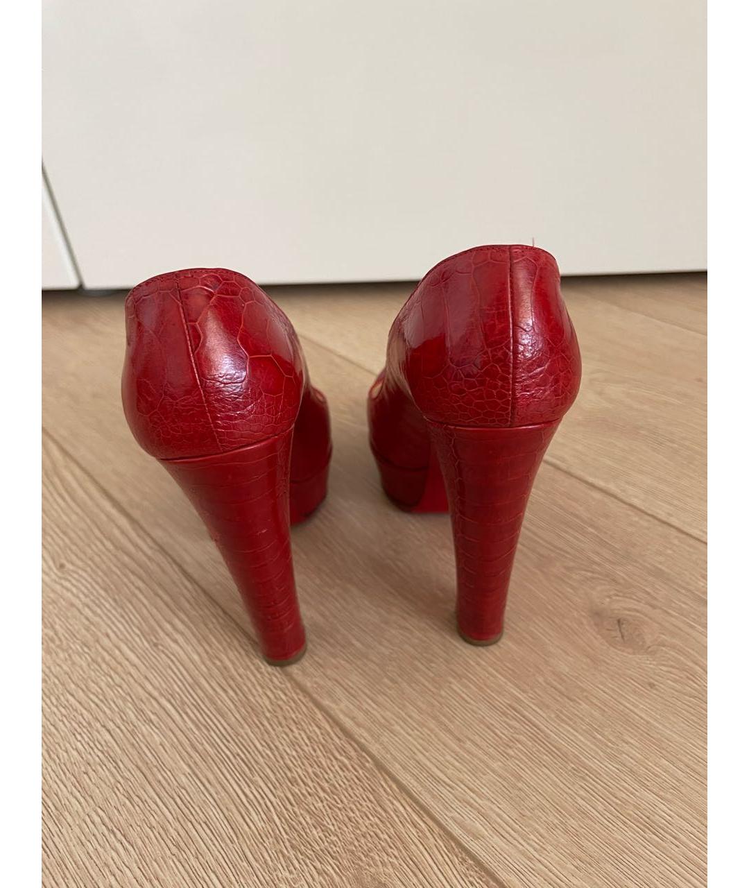 CHRISTIAN LOUBOUTIN Красные туфли из экзотической кожи, фото 3