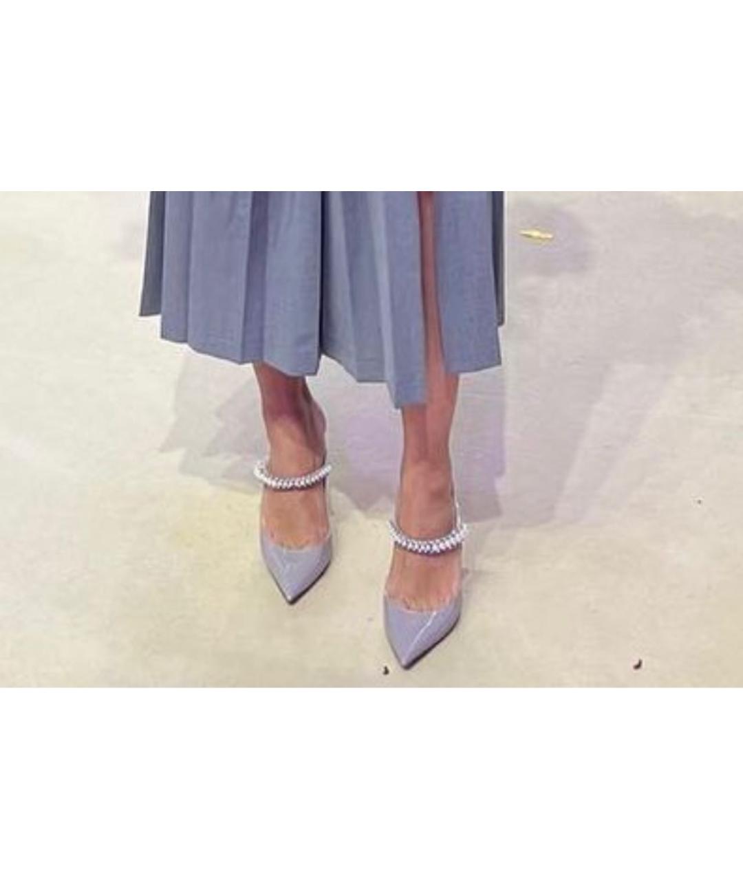 JIMMY CHOO Серые мюли из лакированной кожи, фото 5
