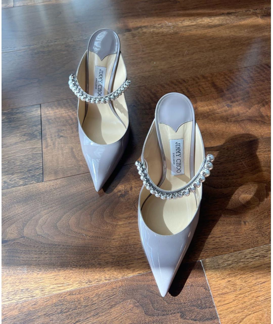 JIMMY CHOO Серые мюли из лакированной кожи, фото 2
