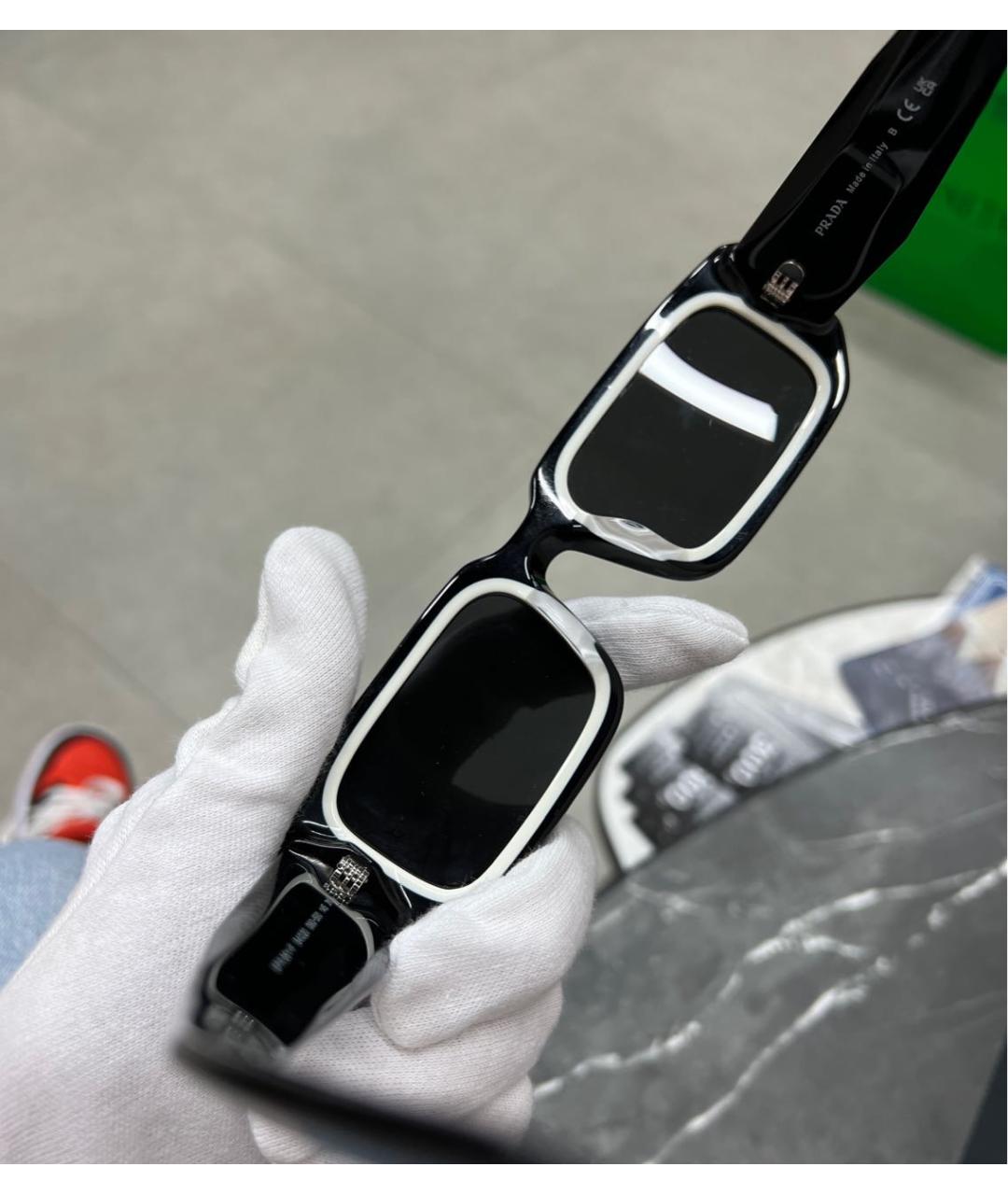 PRADA Черные пластиковые солнцезащитные очки, фото 6