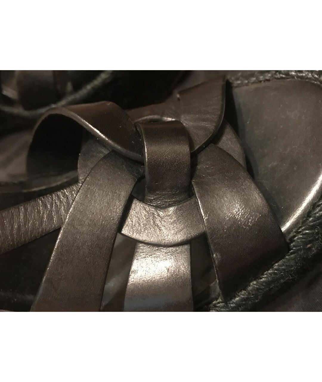 SAINT LAURENT Черные кожаные босоножки, фото 4