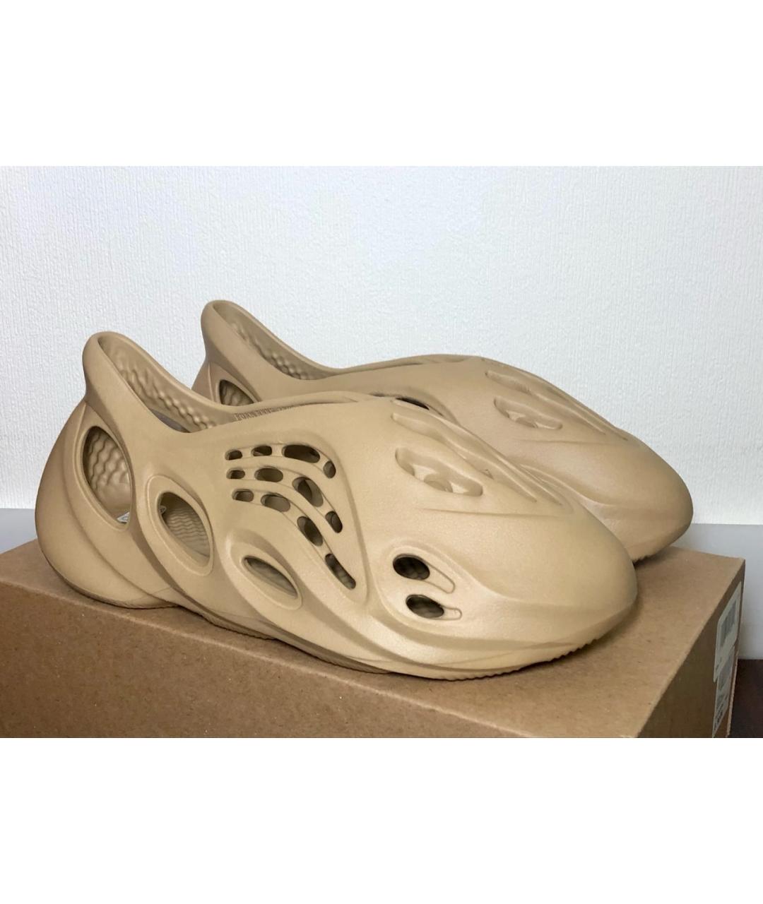 ADIDAS YEEZY Бежевые резиновые шлепанцы, фото 2