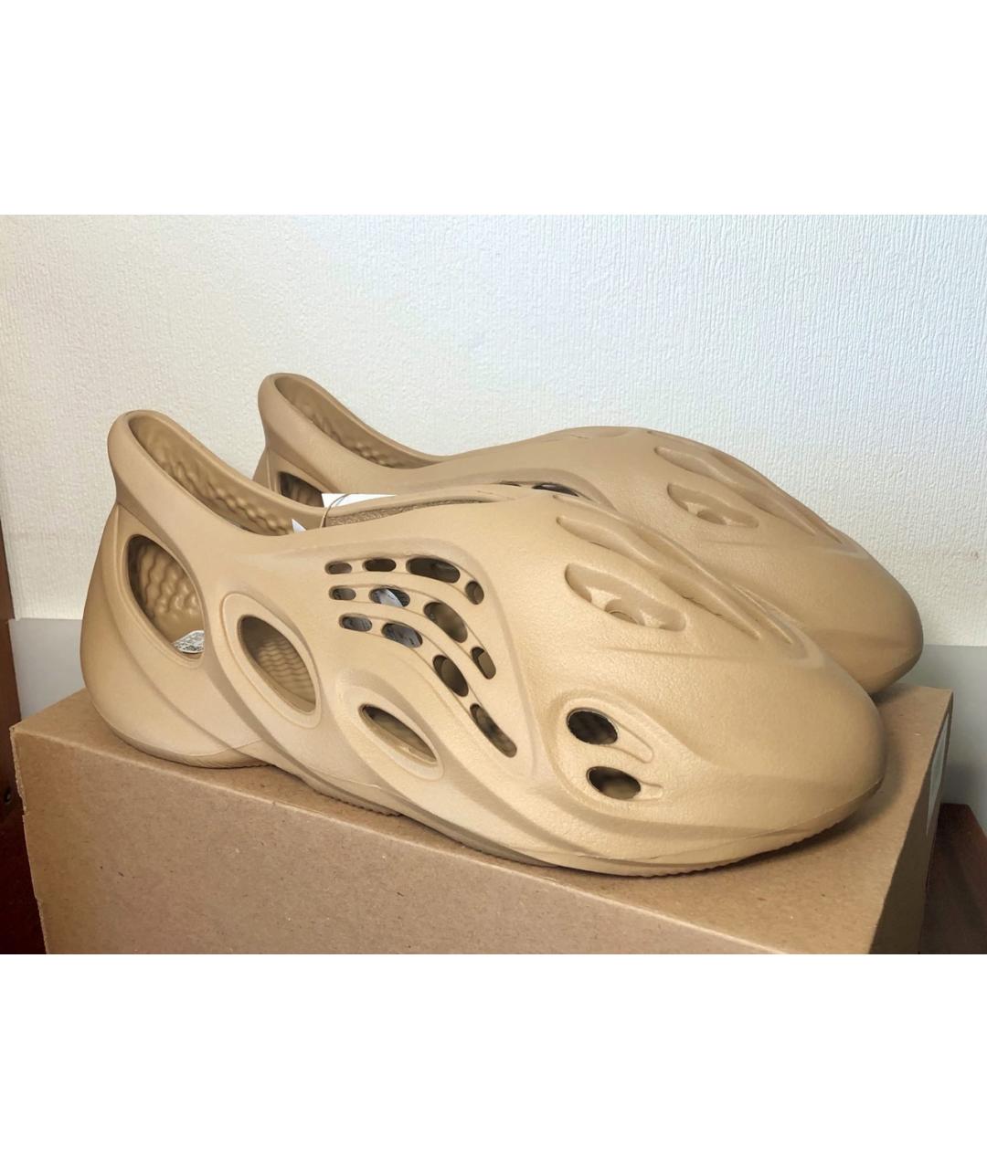 ADIDAS YEEZY Бежевые резиновые шлепанцы, фото 2