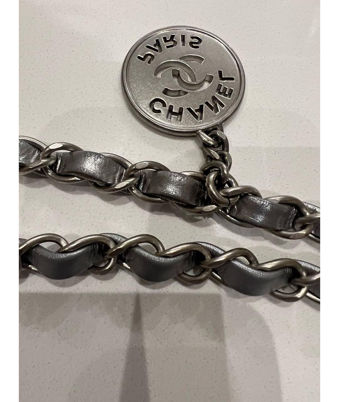 CHANEL Серебряная кожаная сумка с короткими ручками, фото 2