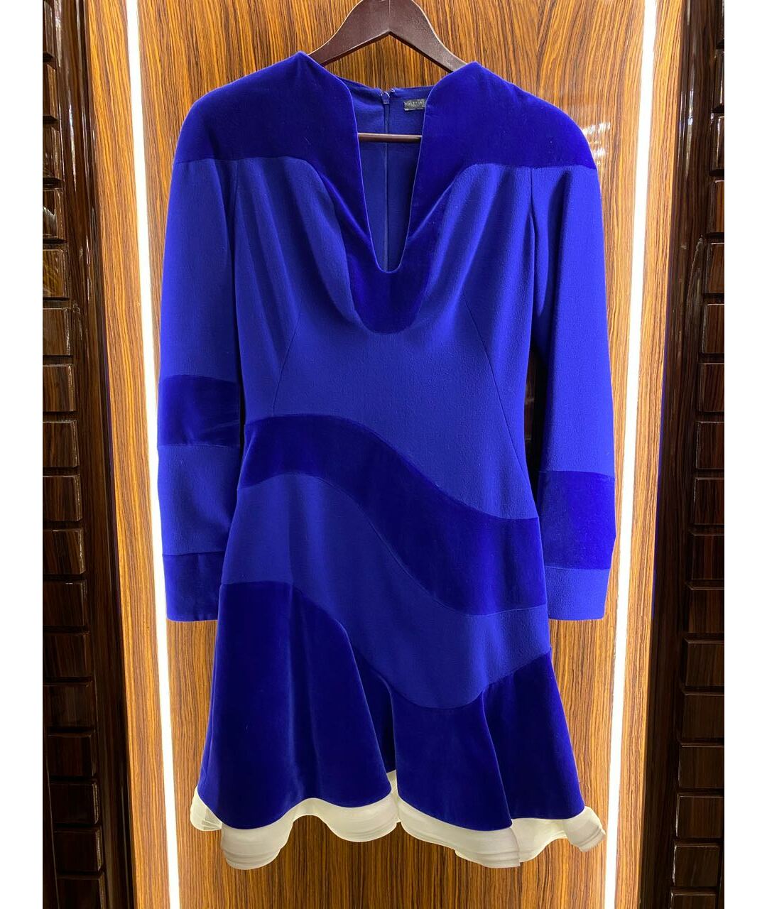 ALEXANDER MCQUEEN Синее бархатное повседневное платье, фото 6