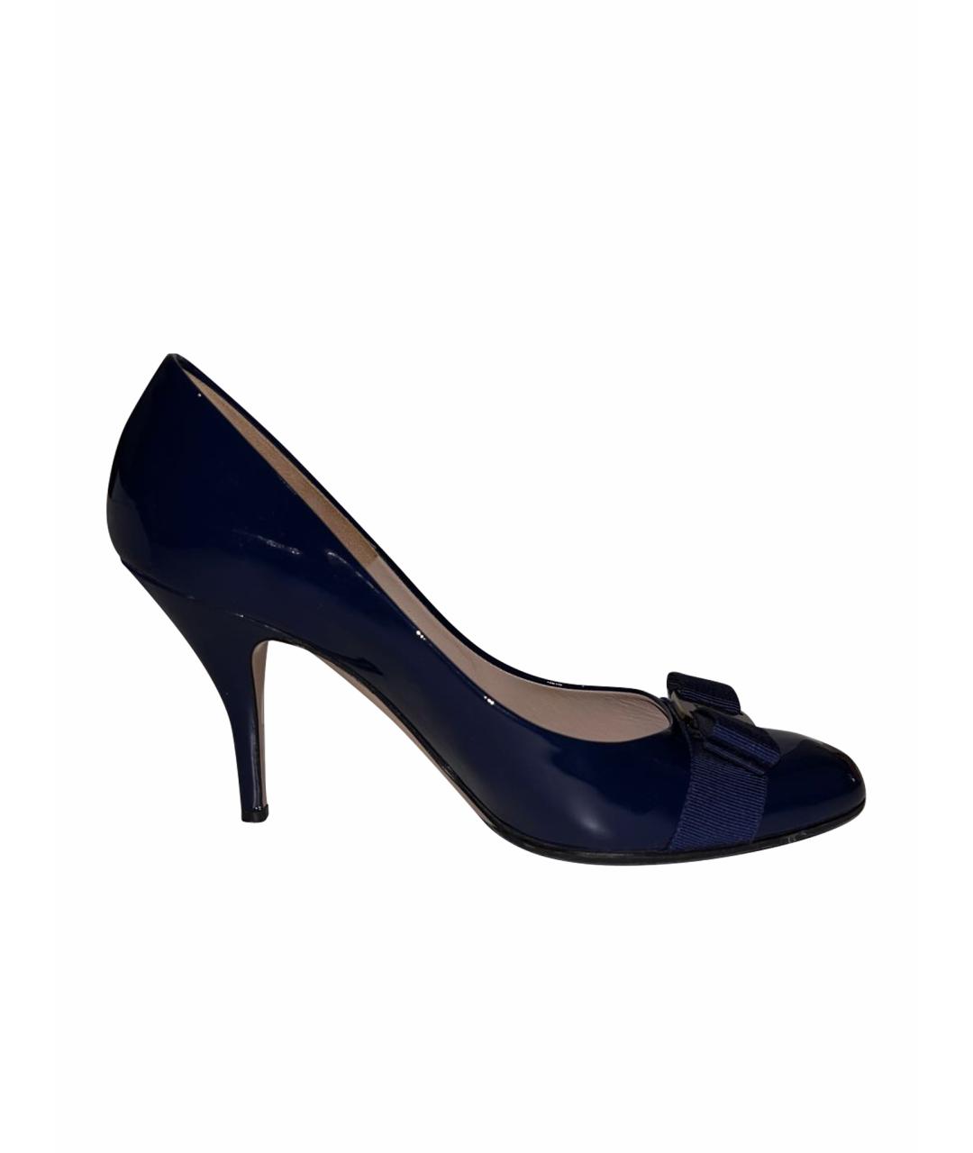 SALVATORE FERRAGAMO Темно-синие туфли из лакированной кожи, фото 1