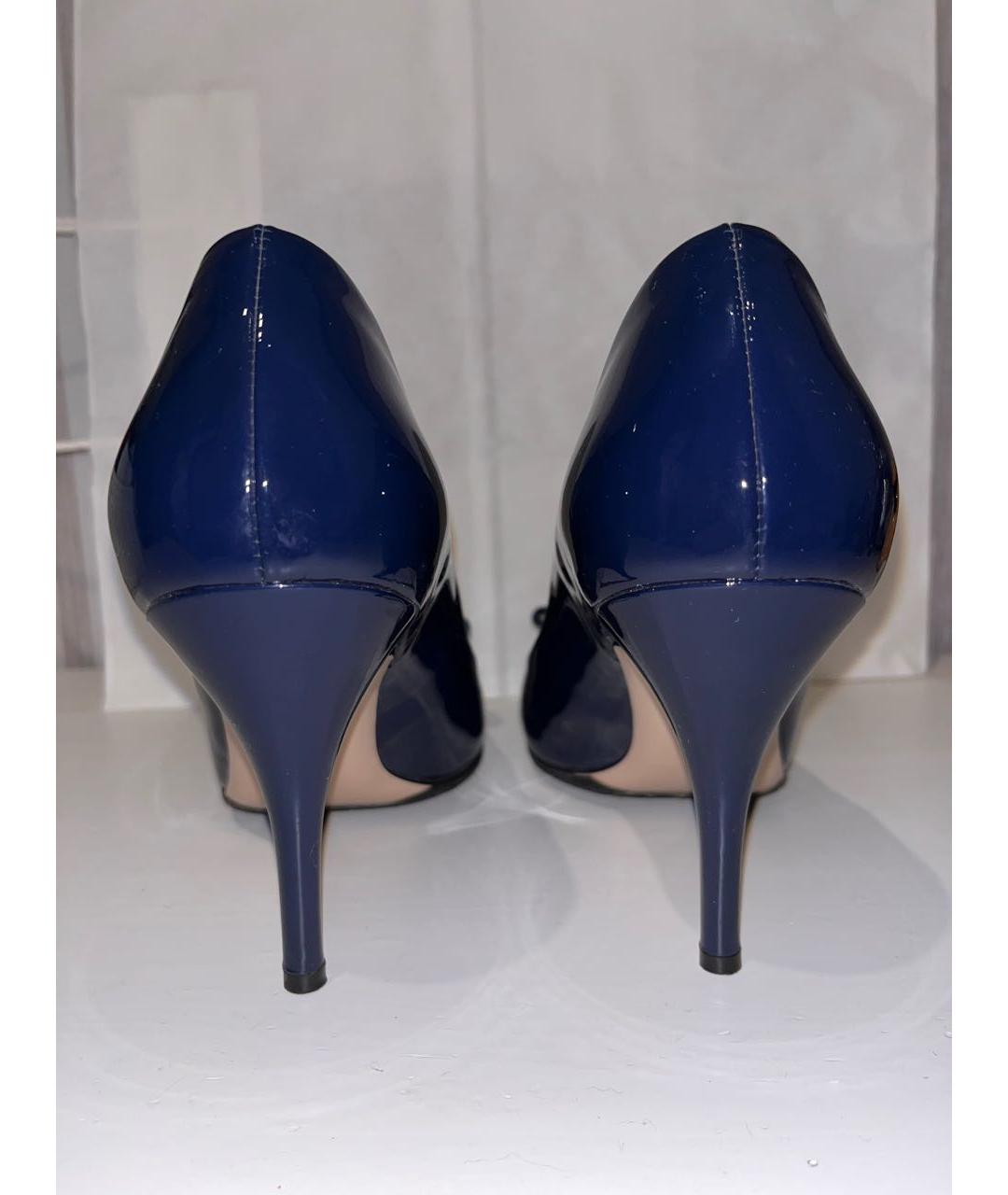 SALVATORE FERRAGAMO Темно-синие туфли из лакированной кожи, фото 4