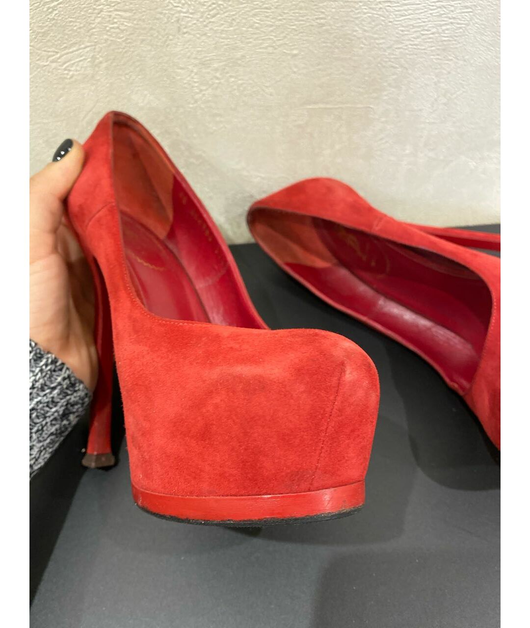 SAINT LAURENT Красные замшевые туфли, фото 7