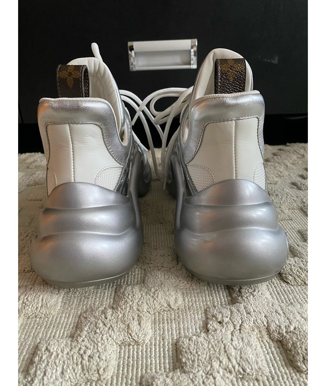 LOUIS VUITTON PRE-OWNED Серебряные текстильные кроссовки, фото 4