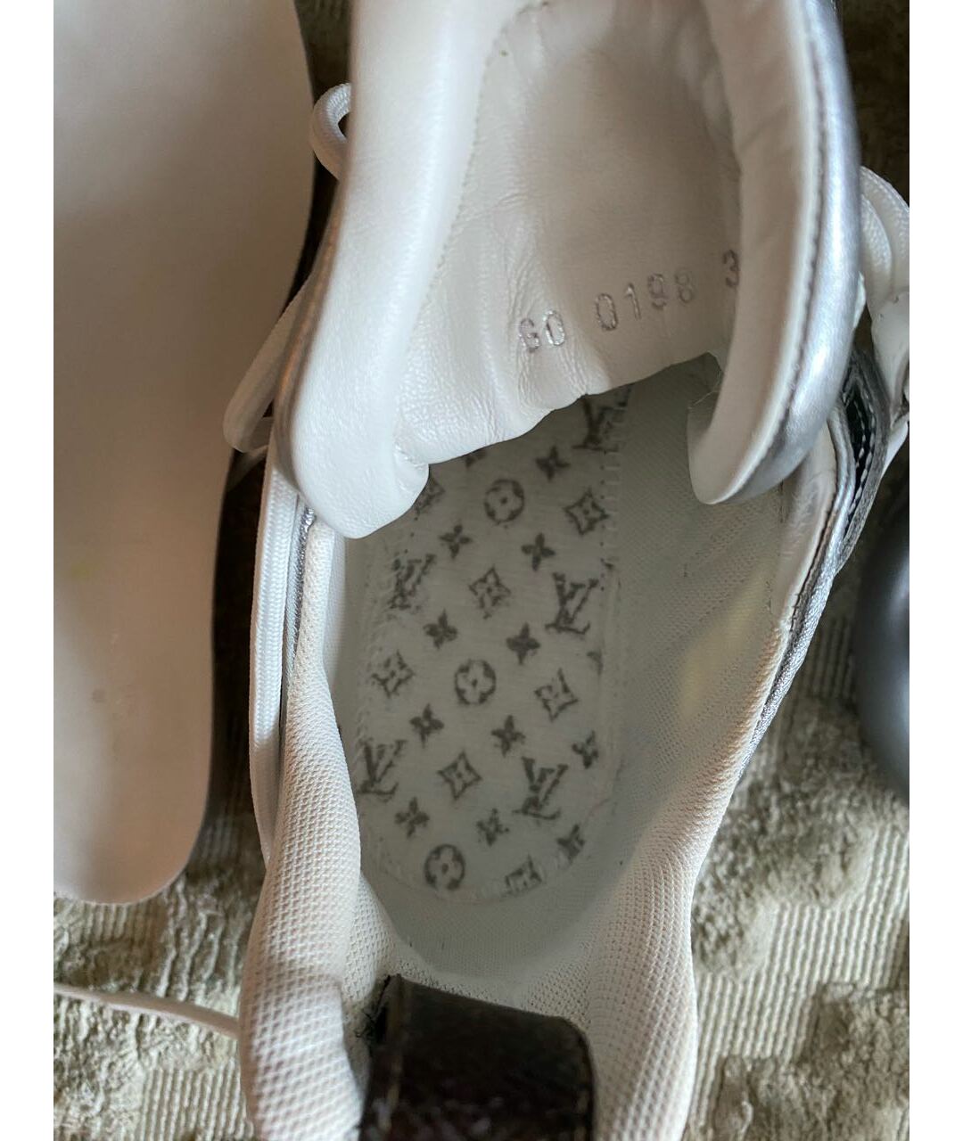 LOUIS VUITTON PRE-OWNED Серебряные текстильные кроссовки, фото 8