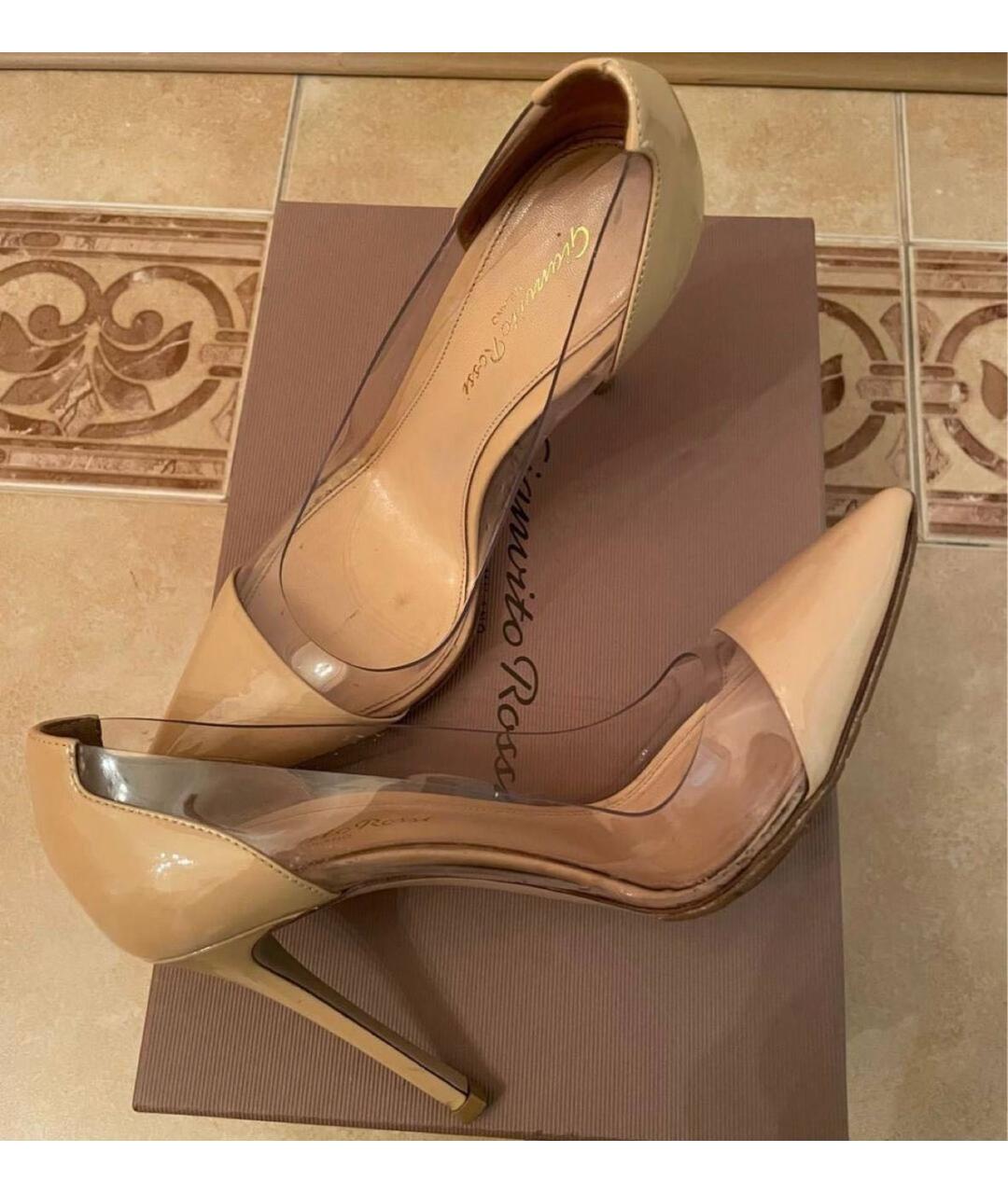 GIANVITO ROSSI Бежевые туфли из лакированной кожи, фото 2