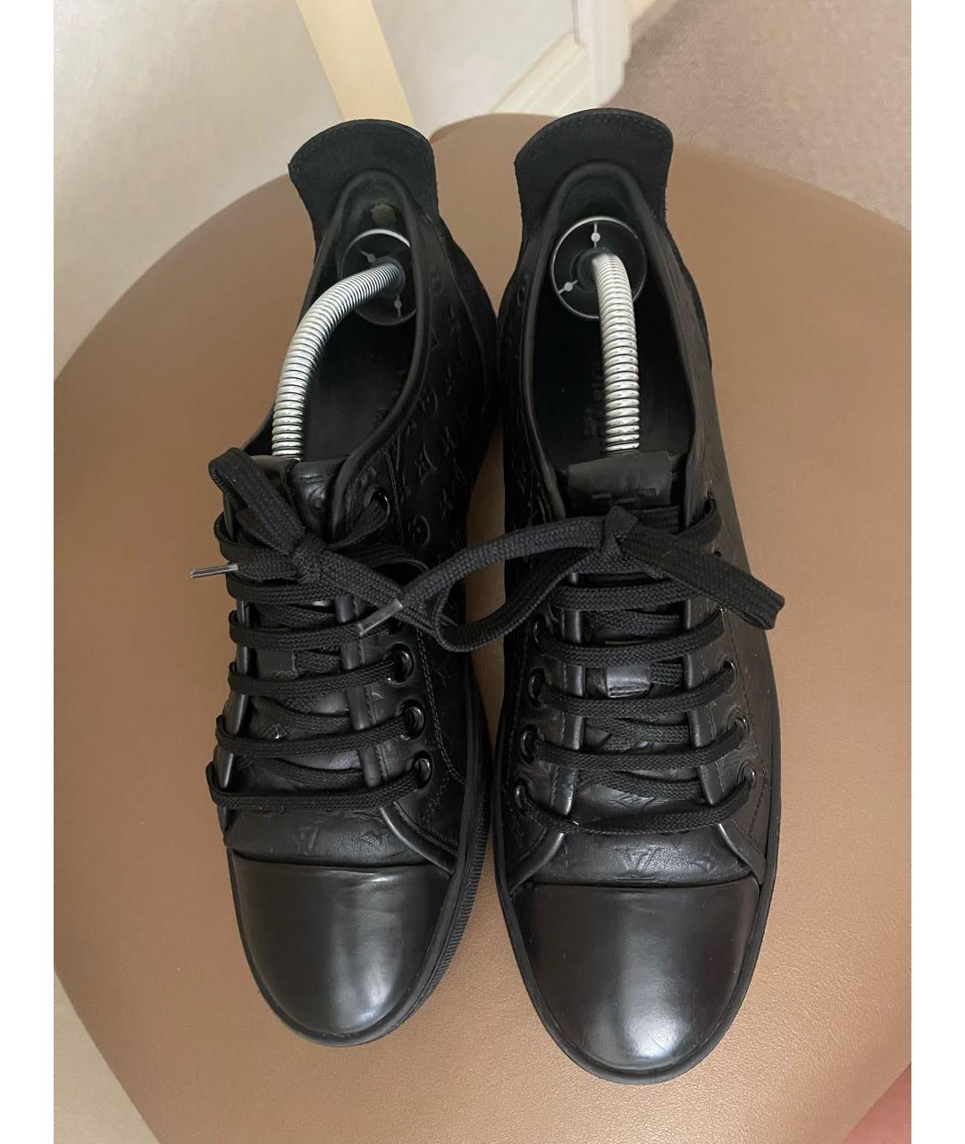 LOUIS VUITTON Черные кроссовки из лакированной кожи, фото 4