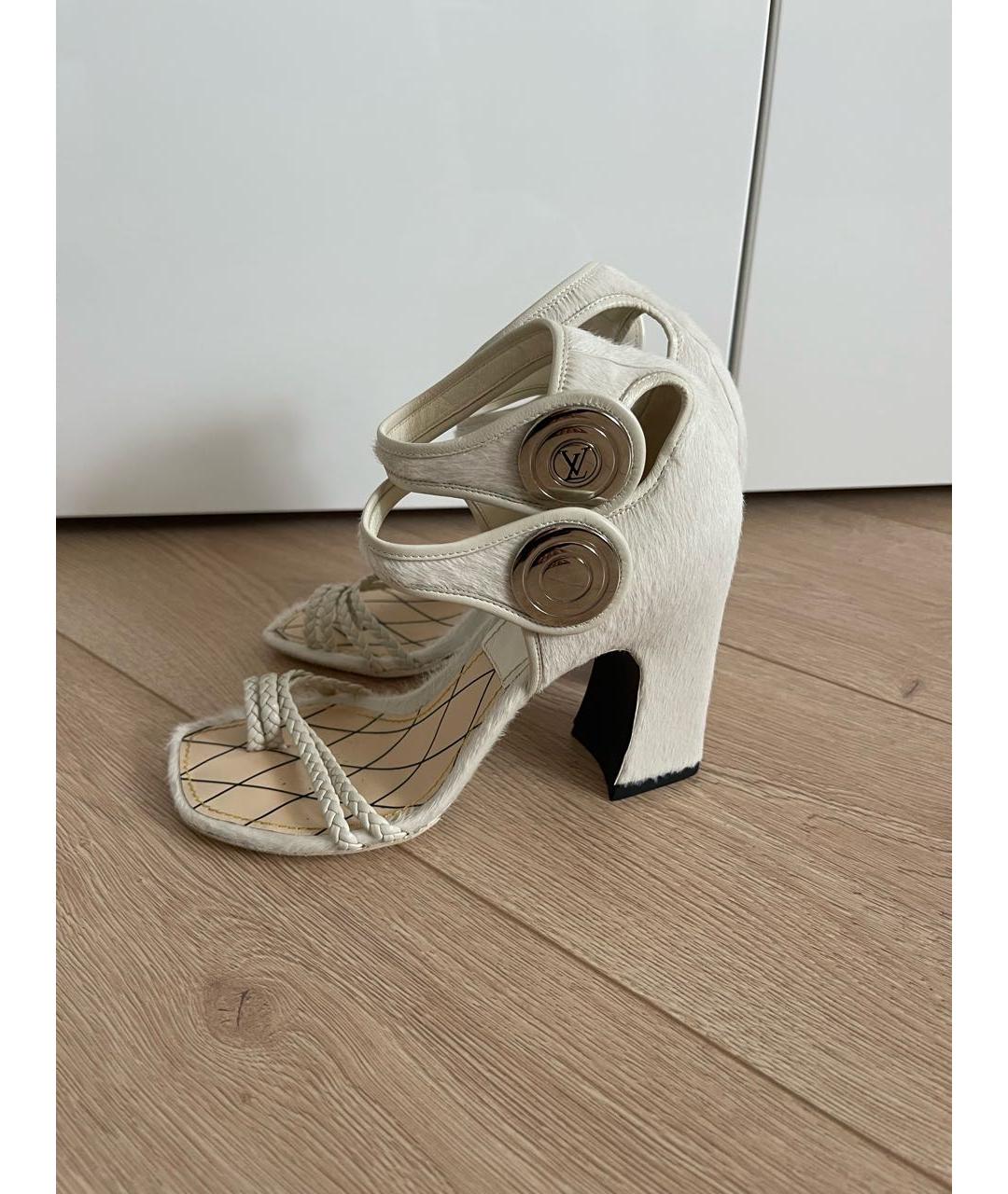 LOUIS VUITTON Белые кожаные босоножки, фото 3