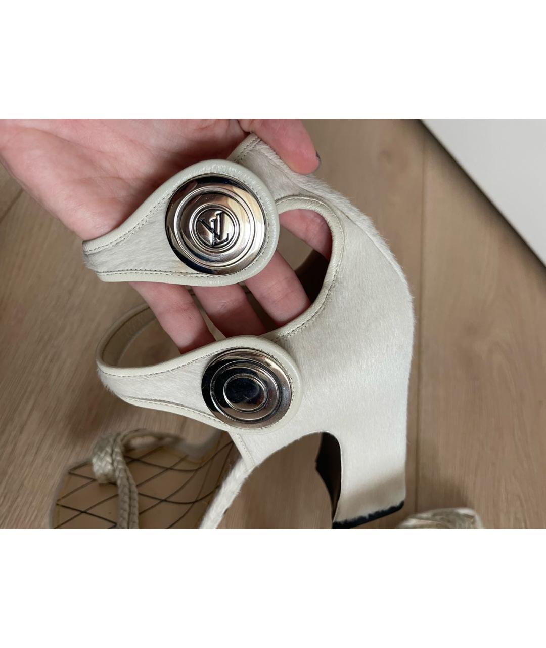 LOUIS VUITTON Белые кожаные босоножки, фото 6