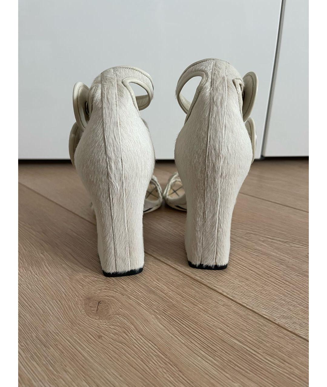 LOUIS VUITTON Белые кожаные босоножки, фото 4