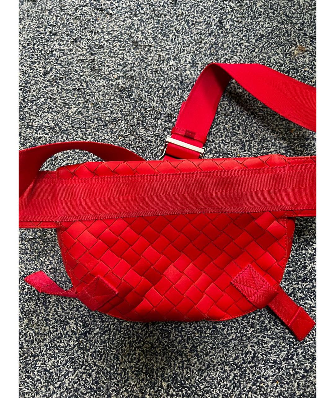 BOTTEGA VENETA Красная синтетическая поясная сумка, фото 3