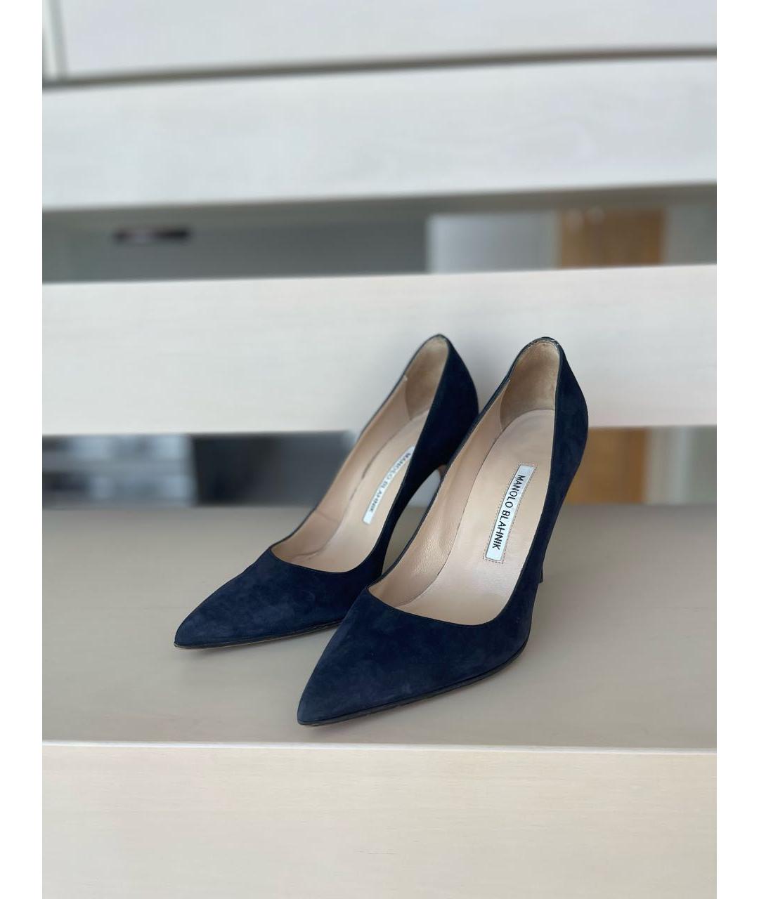 MANOLO BLAHNIK Темно-синие замшевые туфли, фото 3