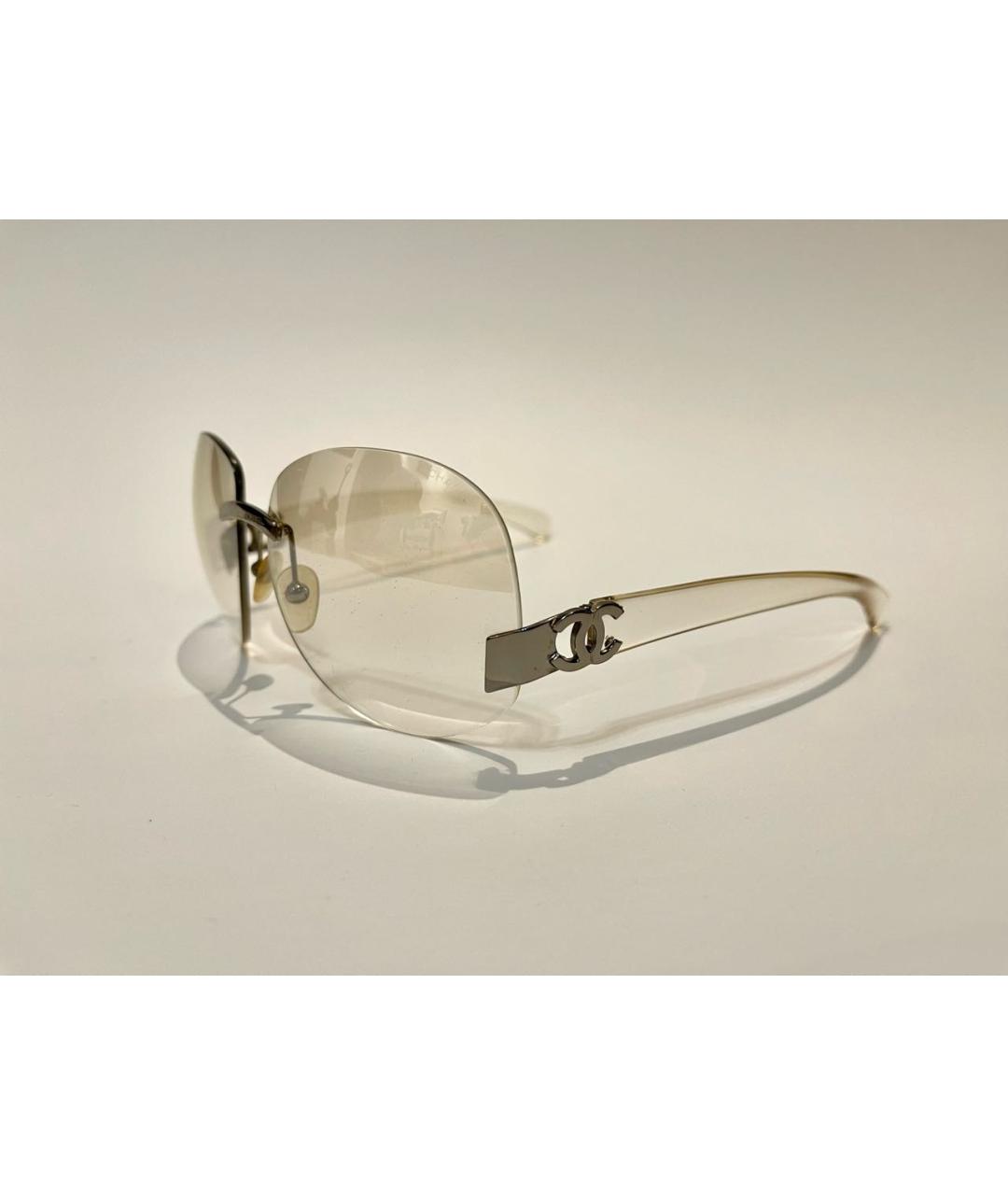 CHANEL PRE-OWNED Бежевые пластиковые солнцезащитные очки, фото 2