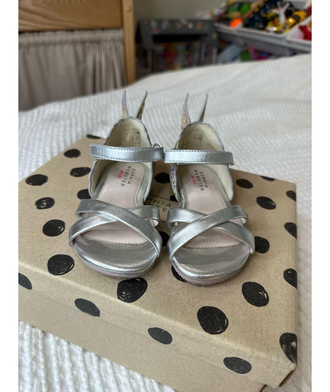 SOPHIA WEBSTER MINI Серебряные кожаные сандалии и шлепанцы, фото 2